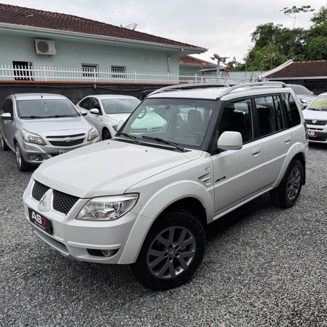 Mitsubishi Pajero TR4 4X4 2.0 Aut. 2013